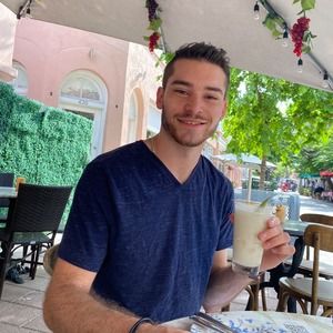 Meet your Posher, Evan